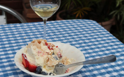 Bistro in the Burbs – Pavlova and Botrytis Semillon