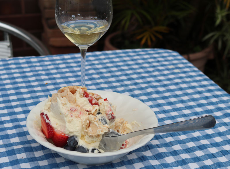 Pavlova and Botrytis Semillon